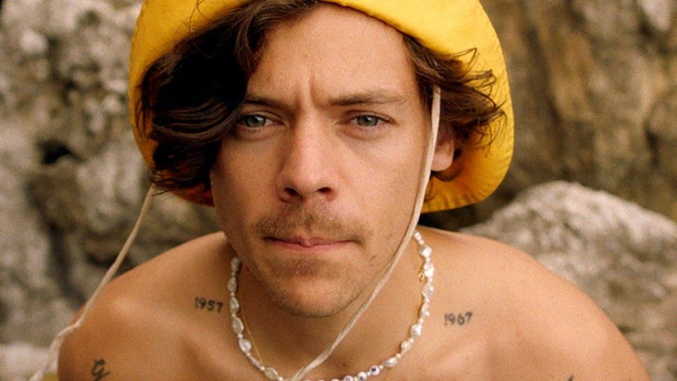 Harry Styles je izbacio novi spot “Golden” koji je već postao hit na internetu