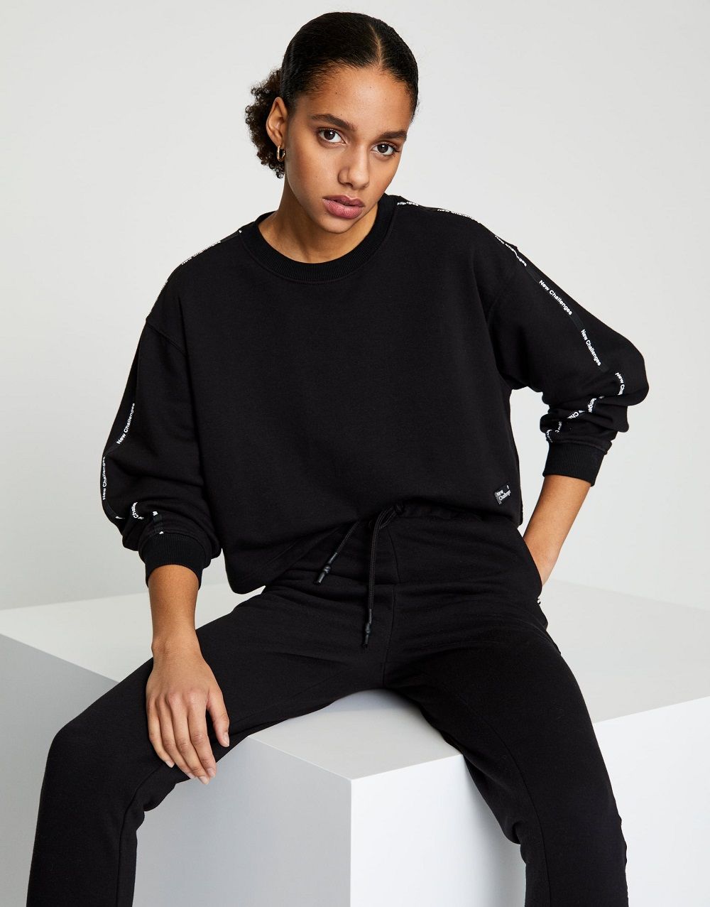 7 savršenih crna trenirka Pull & Bear zima 2020.
