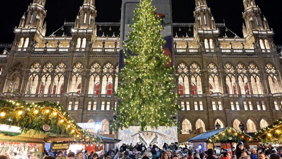 U Beču je postavljeno božićno drvce koje će uskoro zablistati tisućama lampica