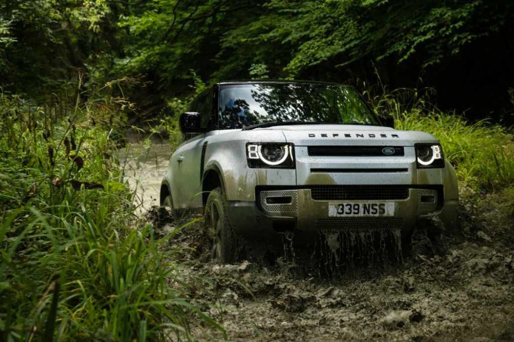 Land Rover Defender P400