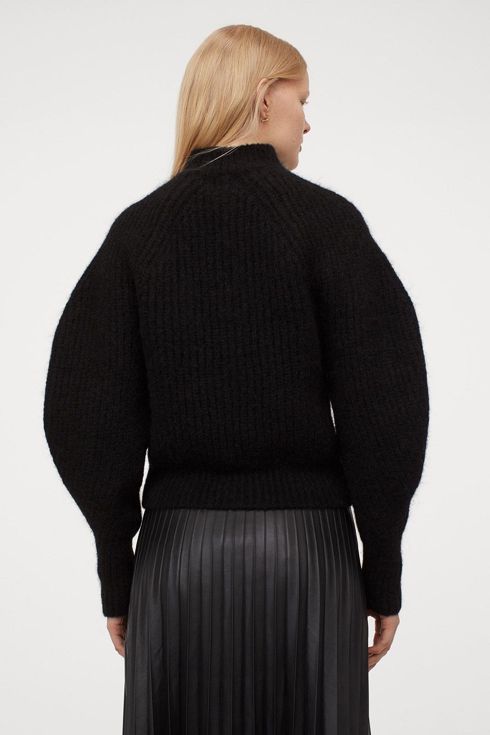 H&M Premium Quality crna dolčevita zima 2020.
