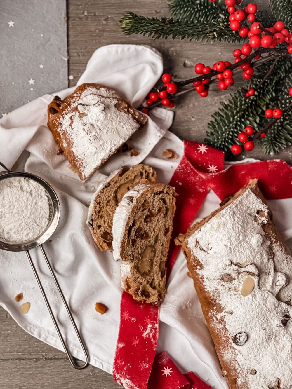 Božićni kolač Stollen