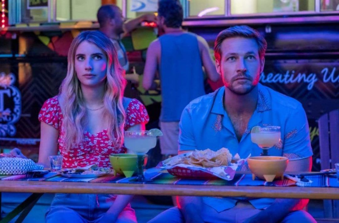romantične-božićne-komedije-Holidate-Emma-Roberts