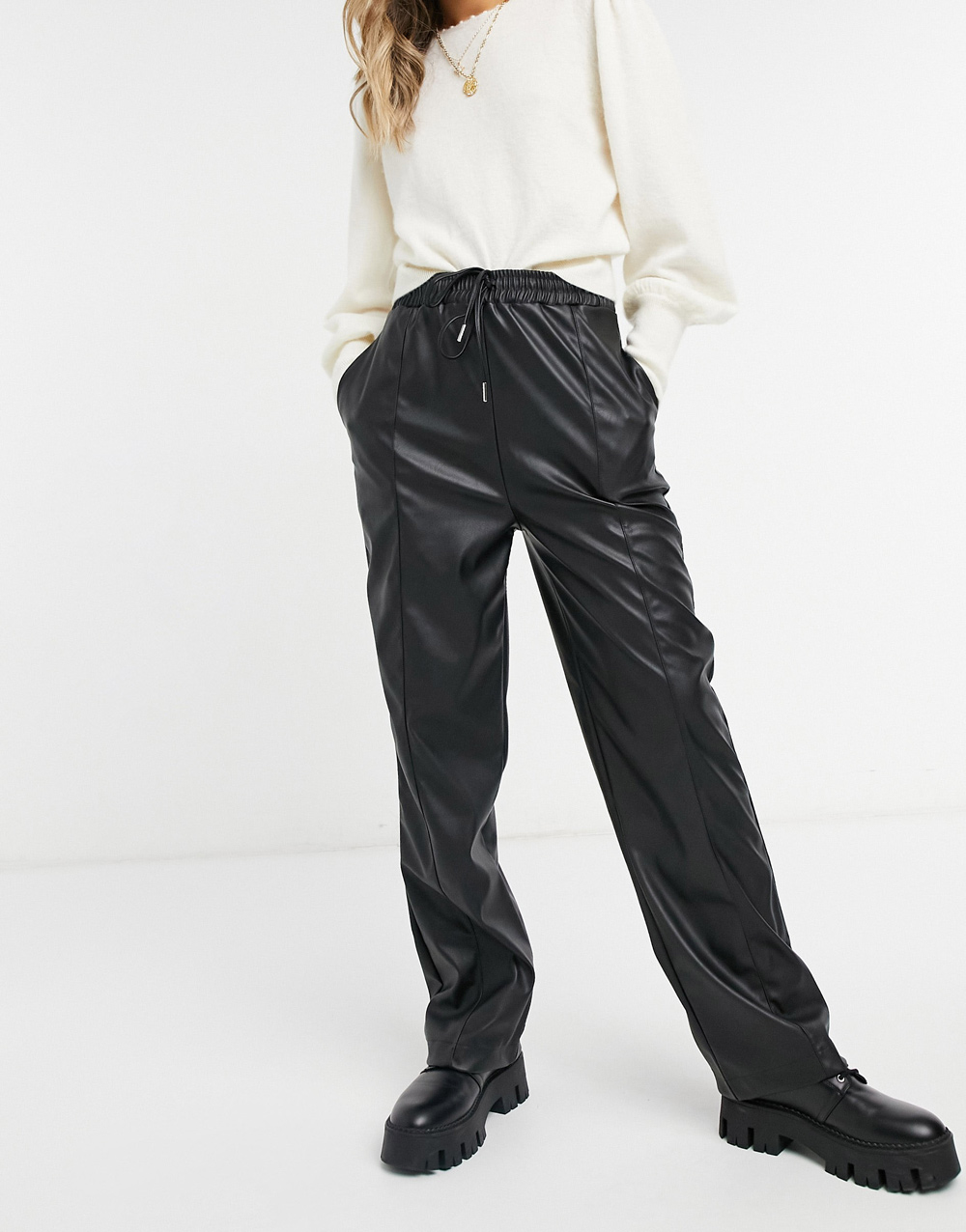 ASOS Design kožne hlače jogger model 2021.