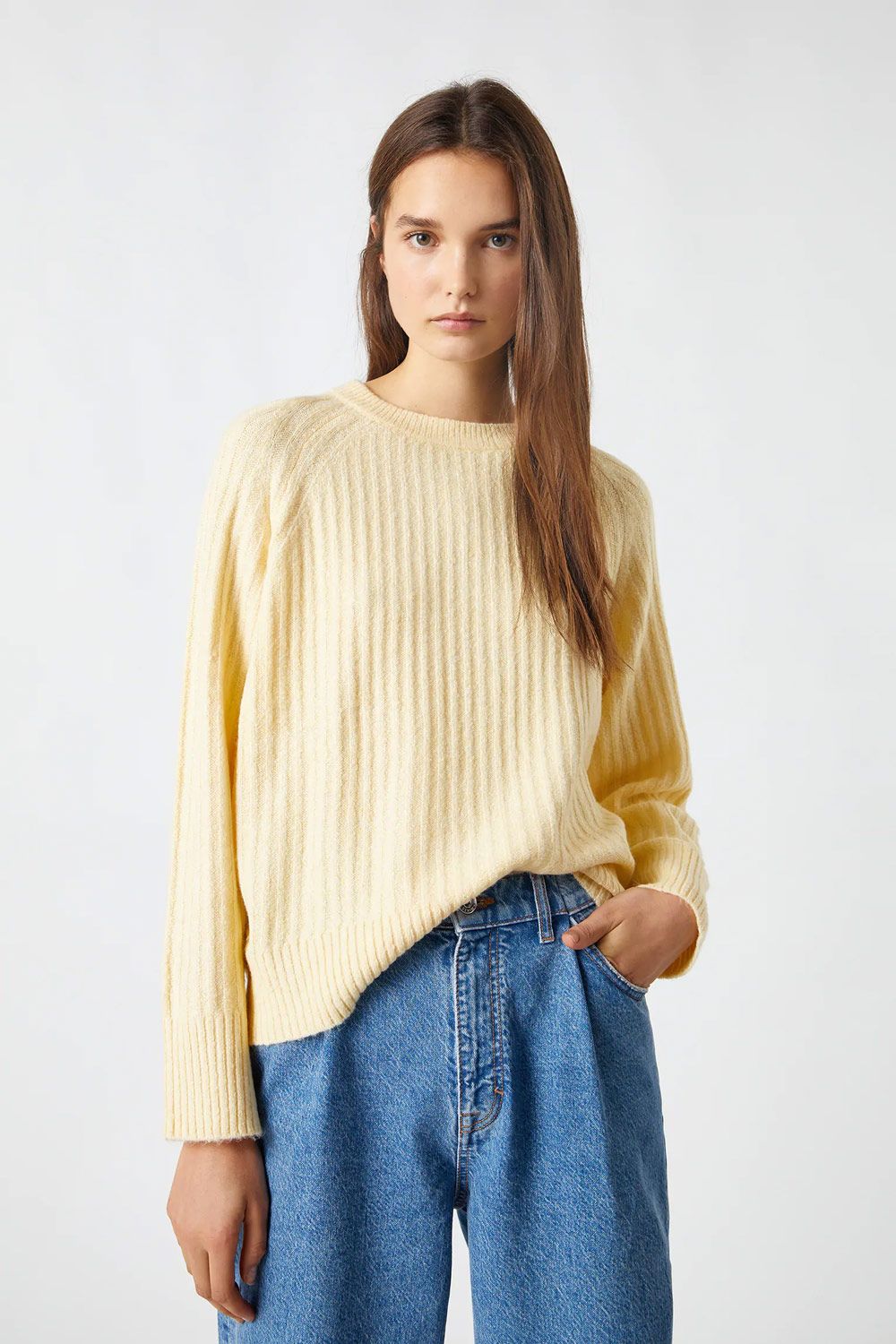 Pull & Bear nježna žuta boja modni trend 2021.