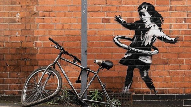 Banksy hula-hoop naslovna