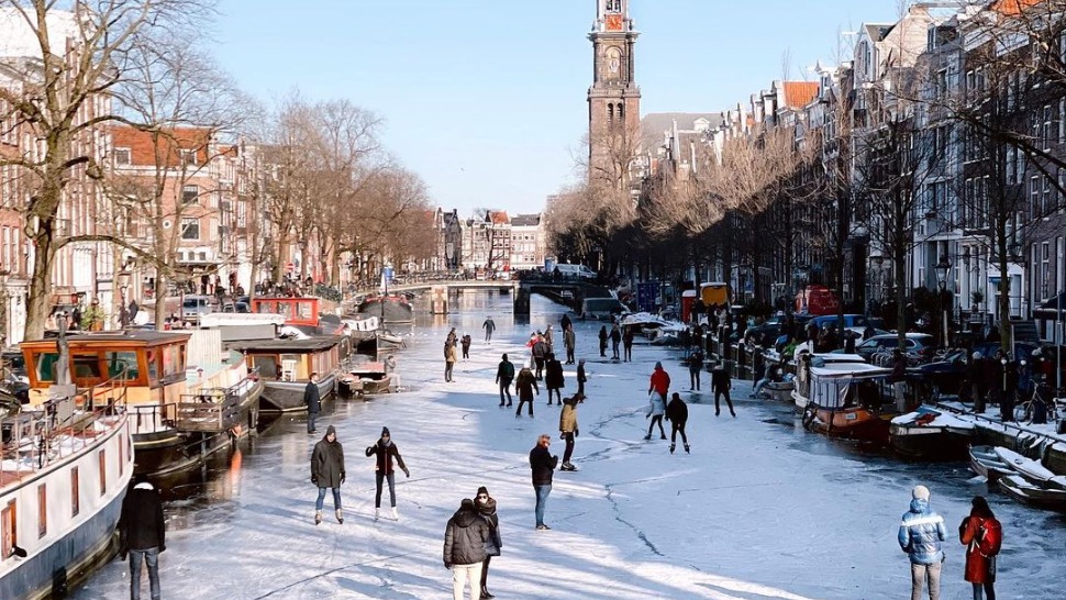Amsterdamski kanali su se opet zaledili i postali šarmantna klizališta
