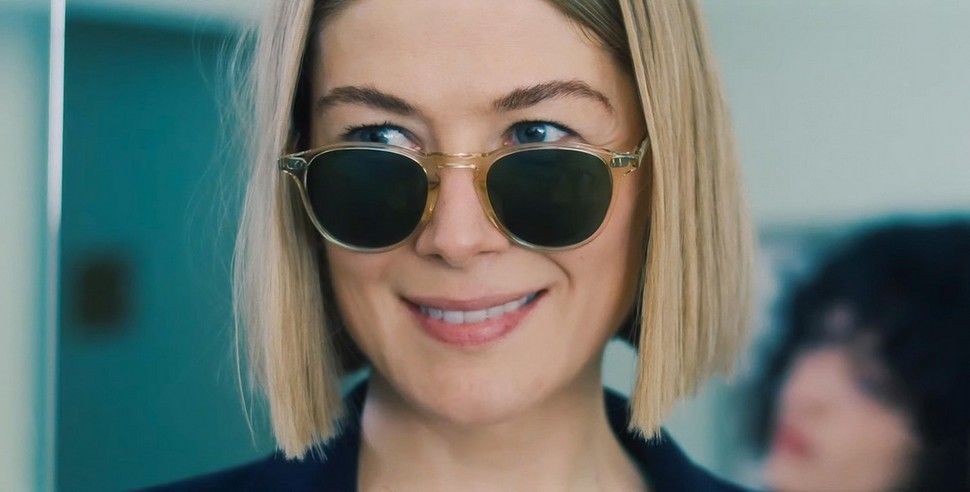 U kina stiže mračna komedija s Rosamund Pike za koju je nominirana za Zlatni globus