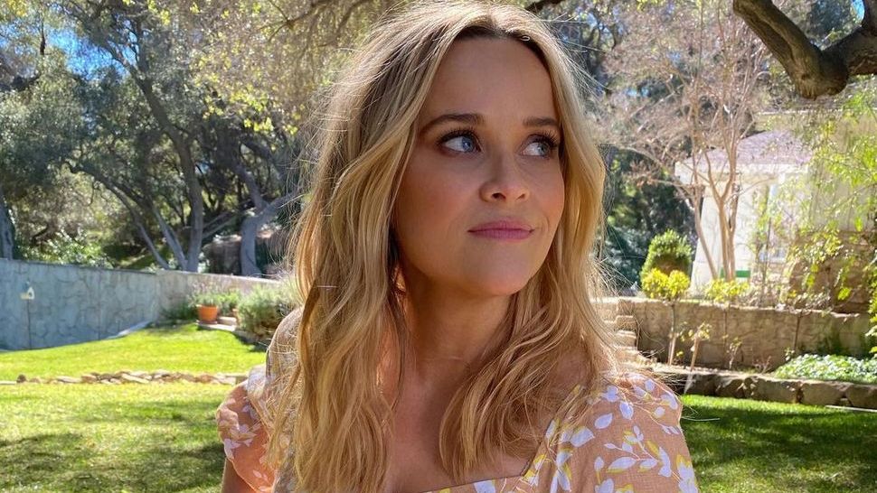 Omiljeni serum Reese Witherspoon briše sve mrlje s lica – evo gdje ga možete nabaviti