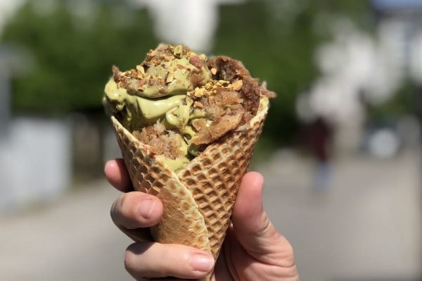 Sladoled od pistacija s komadićima baklave je okus proljeća koji možete isprobati u Zagrebu