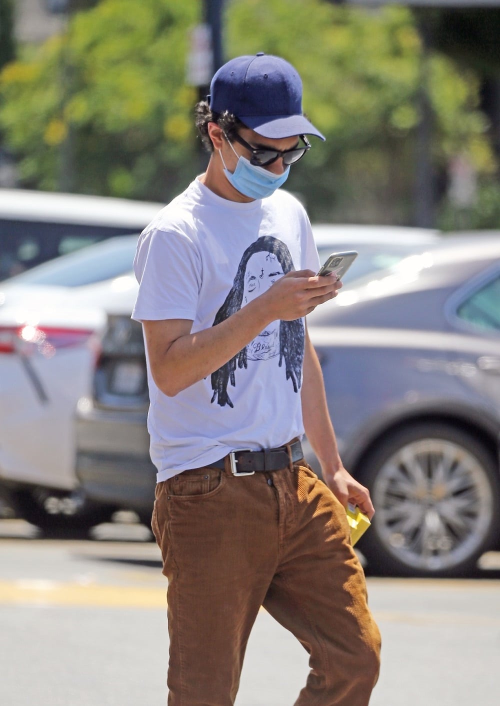 Max Minghella street style kombinacija 2021. 