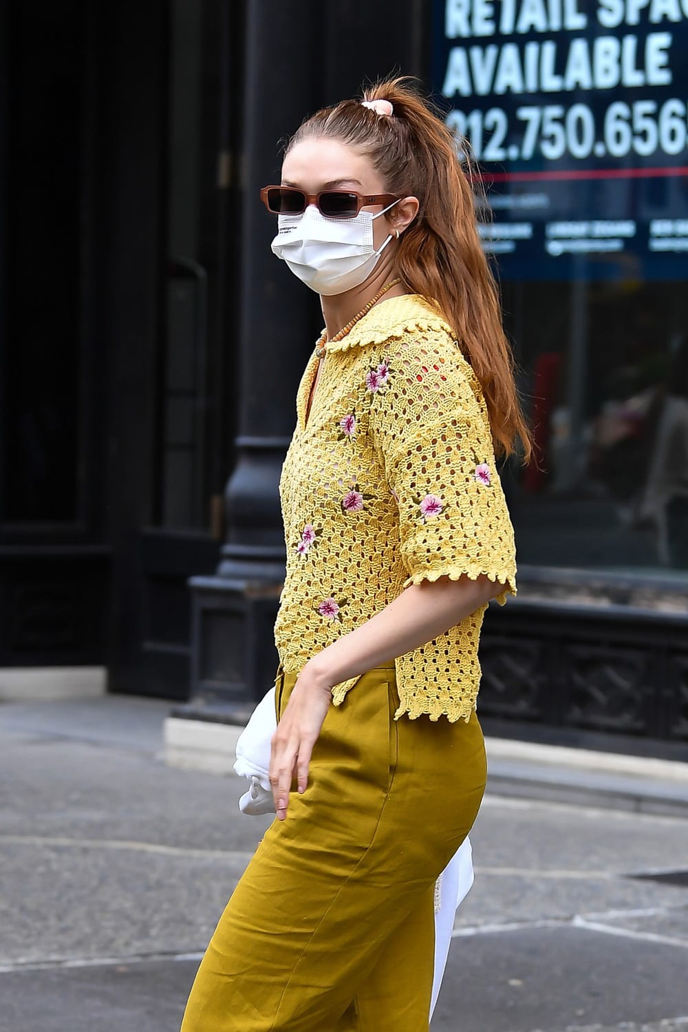Street style inspiracija: Gigi Hadid nosi cool ležerni look za ljeto 2021.
