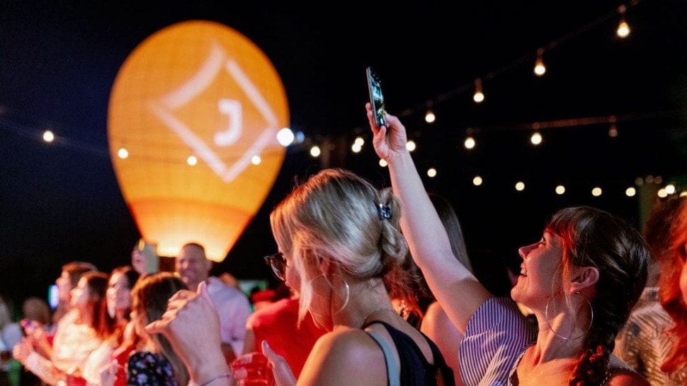 Journal balon bio je vodeća atrakcija večeri na Summer Partyju