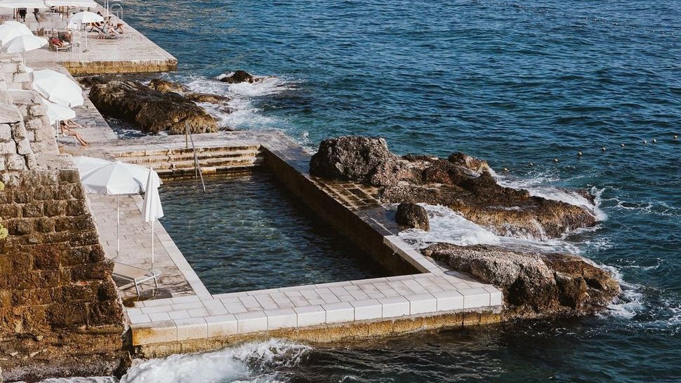 Ovaj kameni bazen izgleda nestvarno dobro – i nalazi se na našoj obali