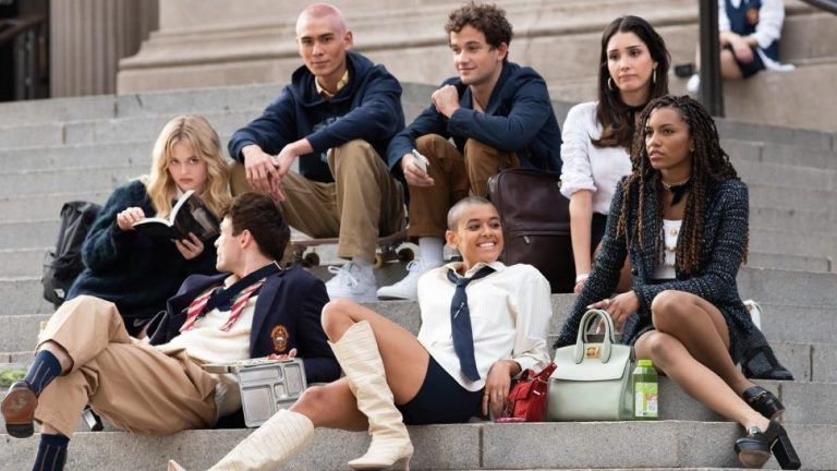 Serija-Gossip-Girl cover