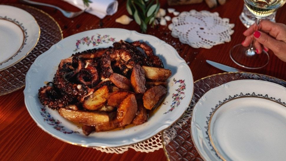 Uživajte u tradicionalnoj dalmatinskoj spizi u konobi s najljepšim pogledom na Split!