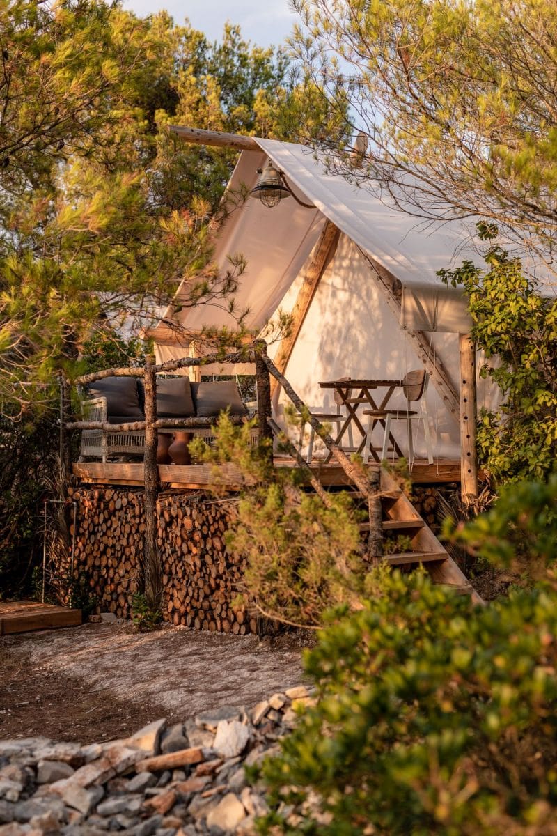 Jedan od najljepših glamping kampova na Jadranu nalazi se na Hvaru