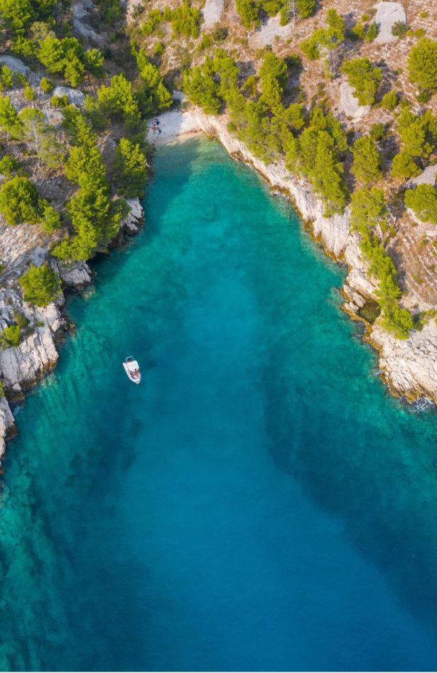 Prekrasne plaže i još 5 dodatnih razloga zašto ovog ljeta želimo na Brač