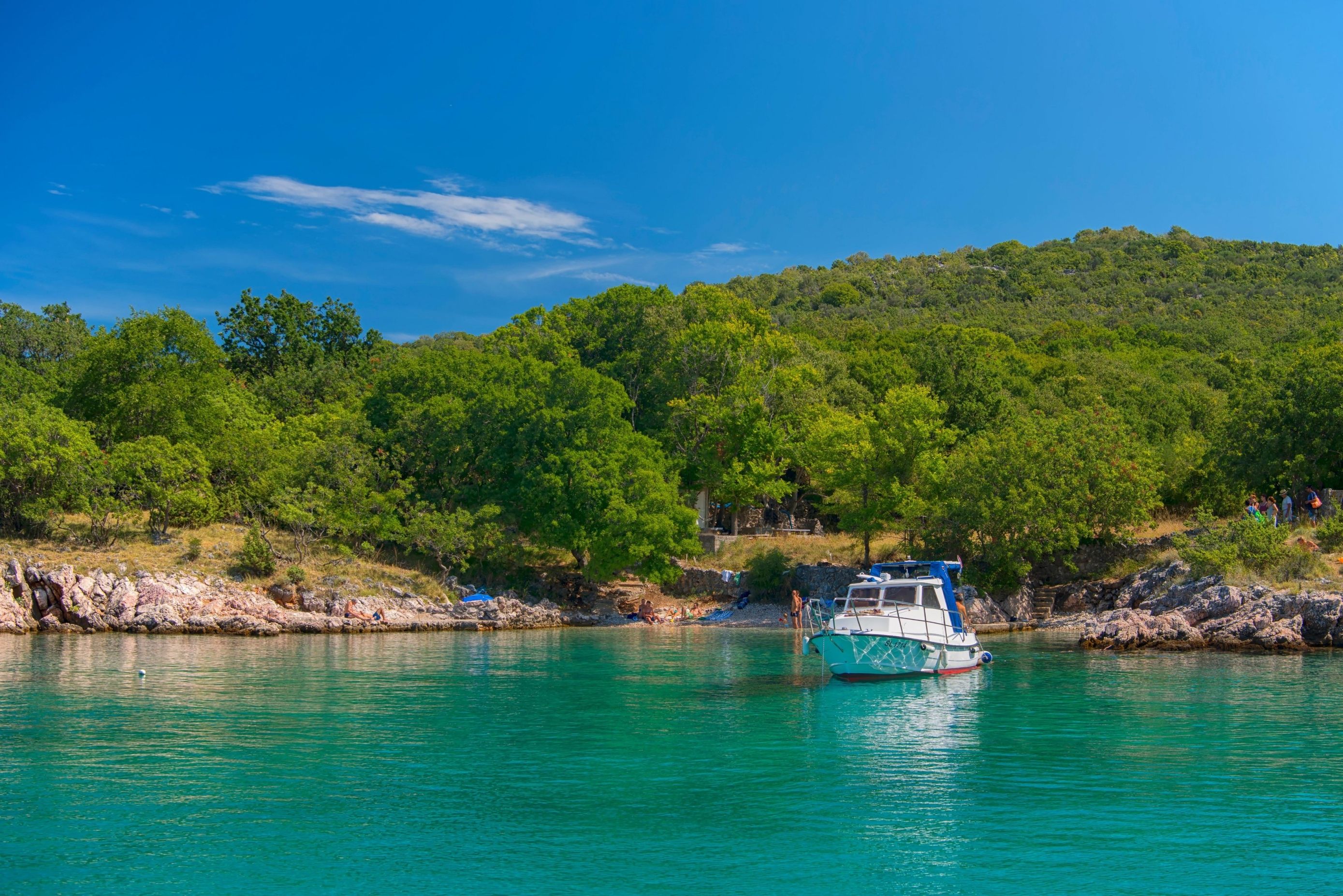 Ovu plažu nazivaju zlatnom, a nalazi se na jednom kvarnerskom otoku