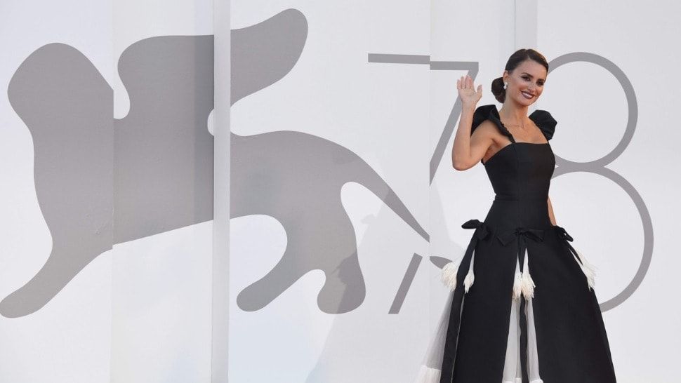 Glamuroznim crvenim tepihom sinoć je otvoren Venice Film Festival