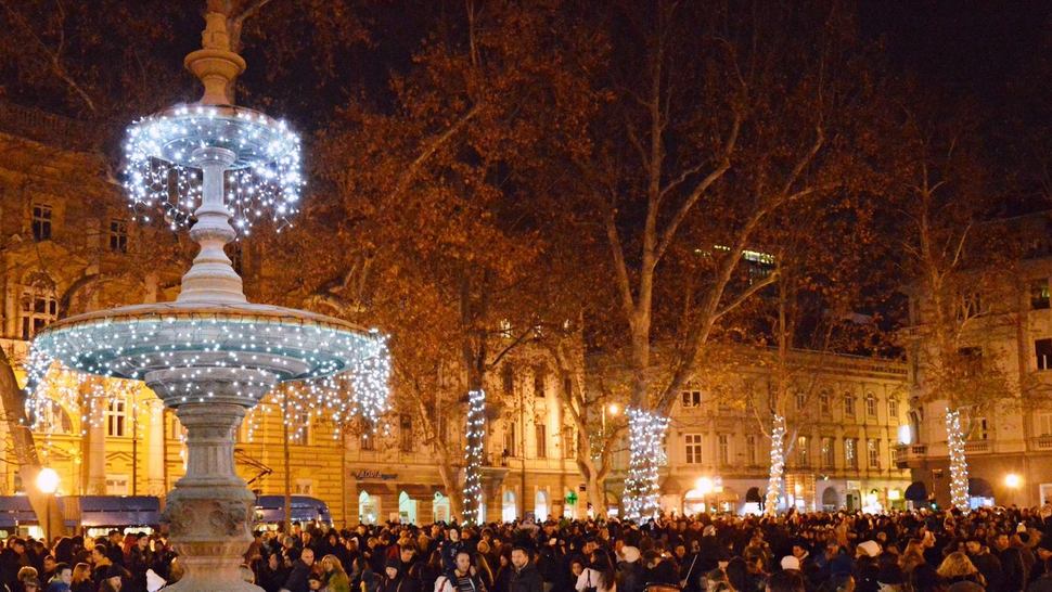 Tradicionalno paljenje lampica na Zrinjevcu