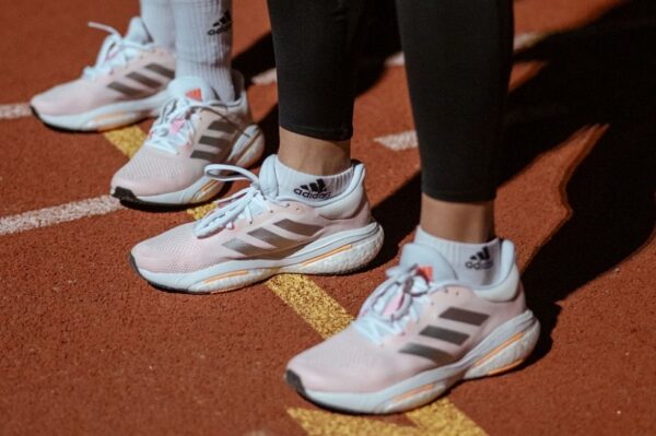 adidas je lansirao nove tenisice za trčanje prilagođene ženskom stopalu