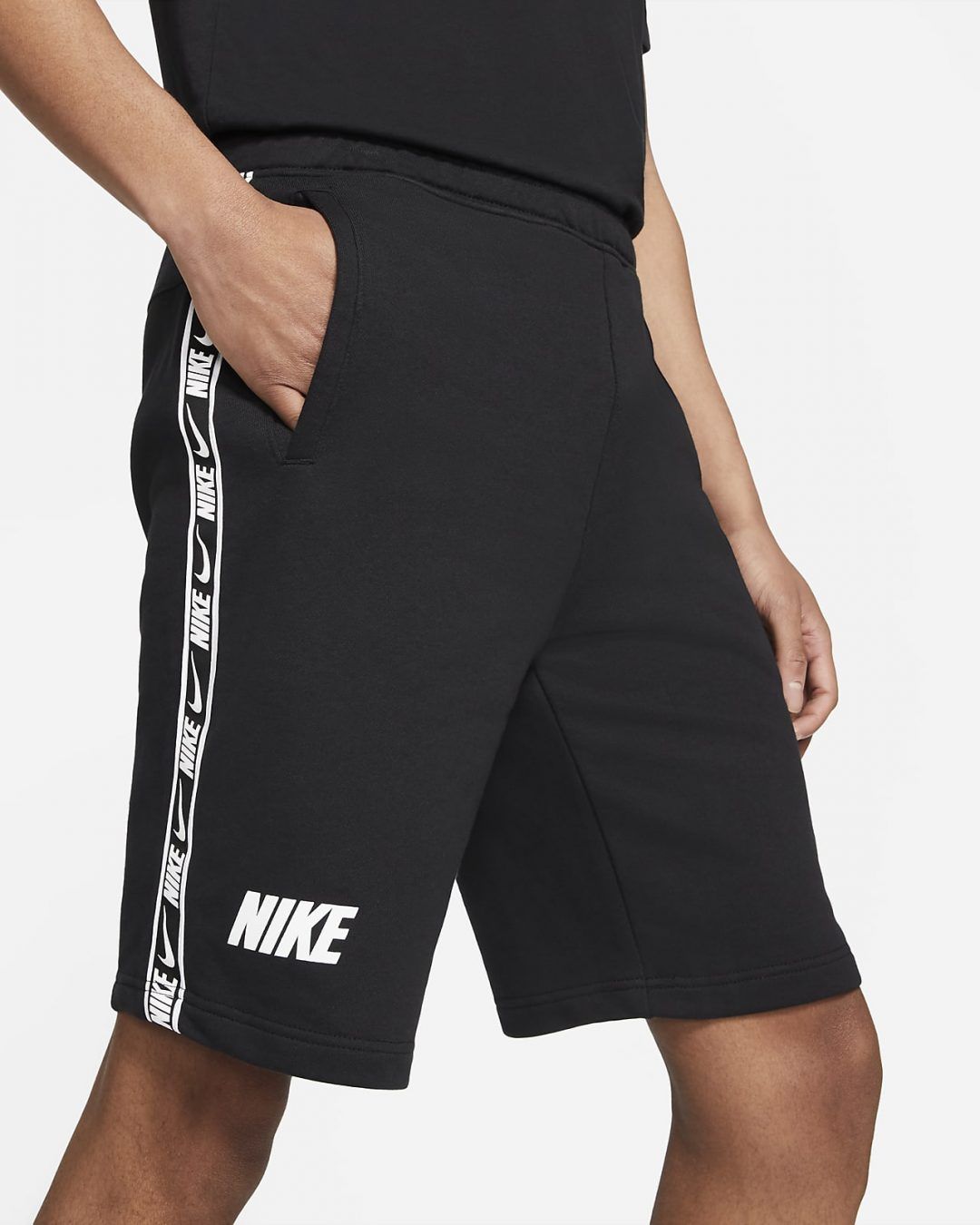 Nike kratke hlače 389kn, Vikend+ cijena 311.20kn