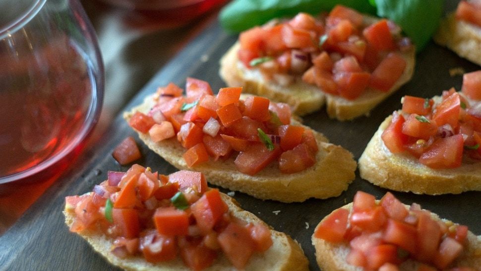 Recept za brze i fine bruschette koje danas pripremamo za večeru