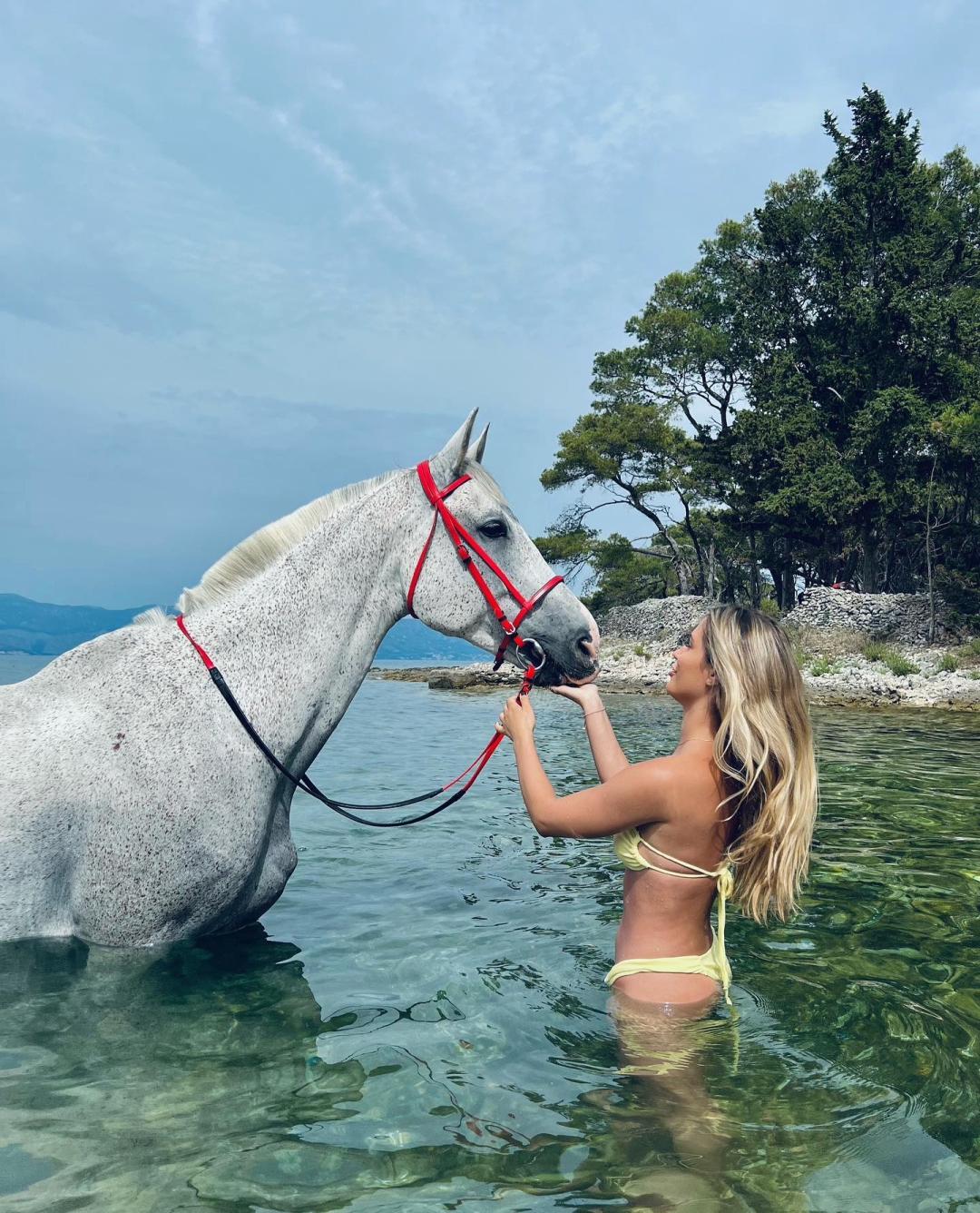 Jahanje i kupanje s konjima na otoku Braču zvuči kao sjajna ideja