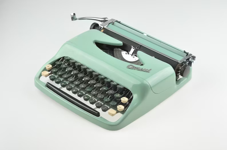 pisaća mašina pastelno zelena