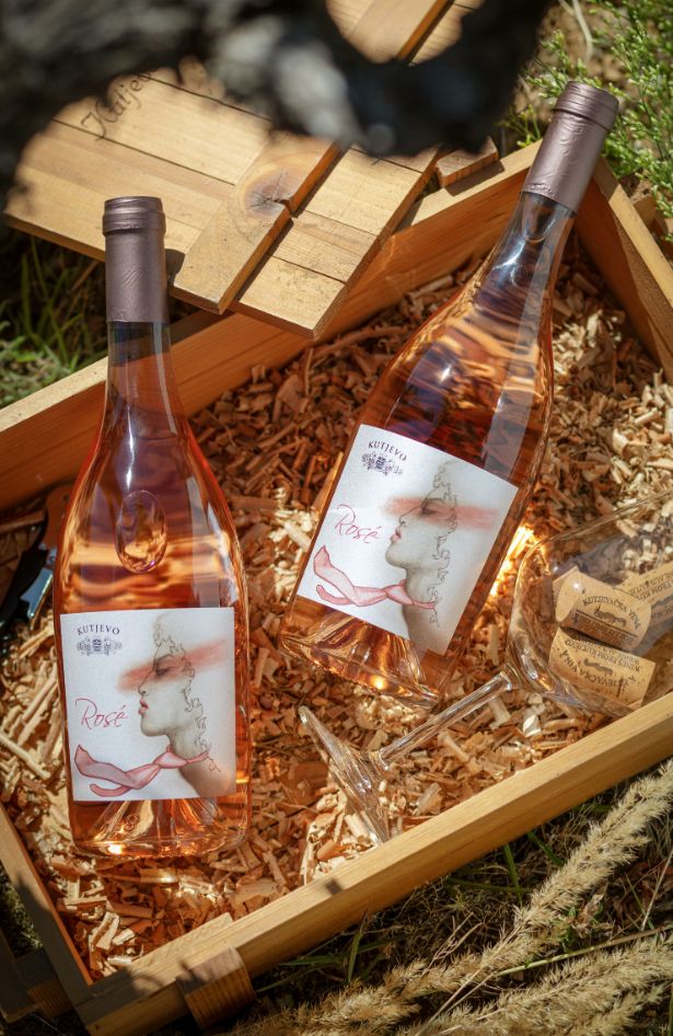 Najtraženiji Rosé ovoga ljeta je ovaj aromatični Rosé Premium vinarije Kutjevo koji je već dobio velika priznanja