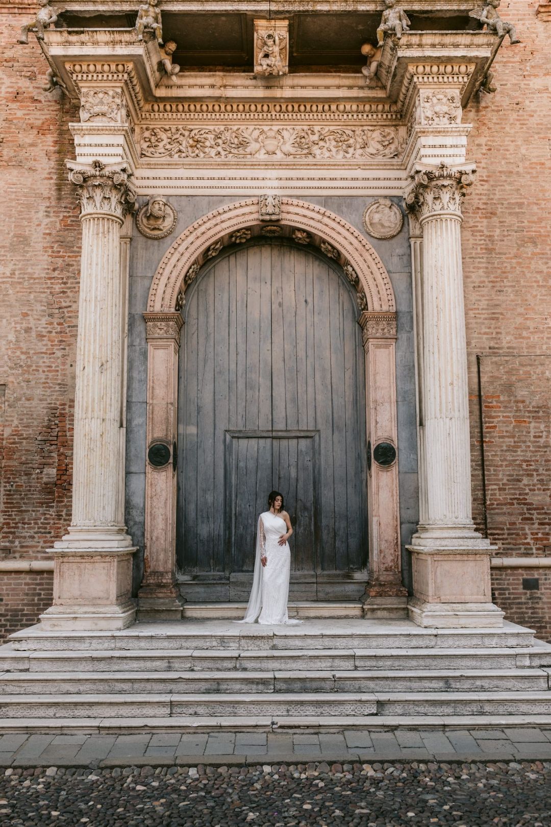 Alduk bridal kolekcija izgleda magično u talijanskom gradiću Ferrari