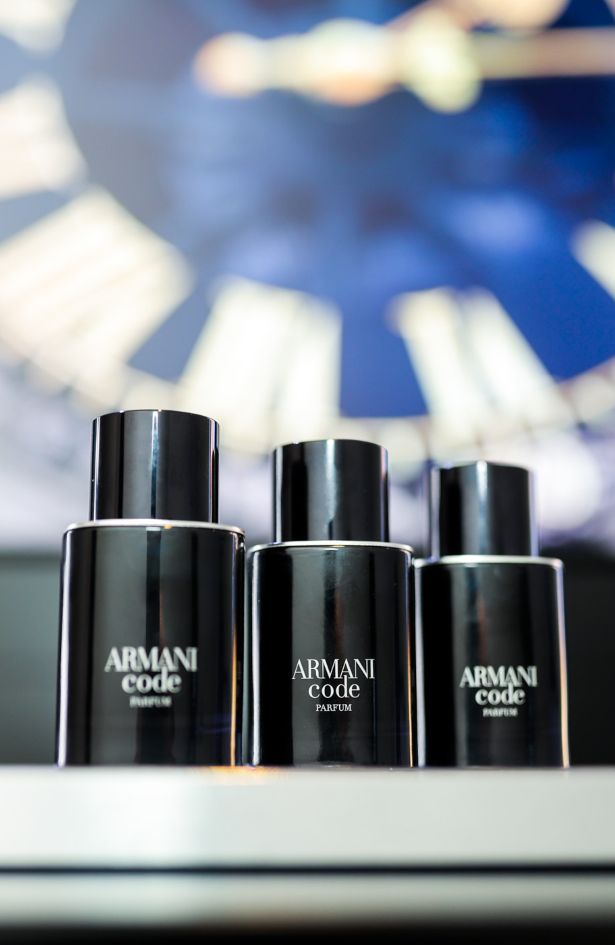 Omiljeni muški parfem u novoj verziji – Predstavljen je Armani Code Parfum