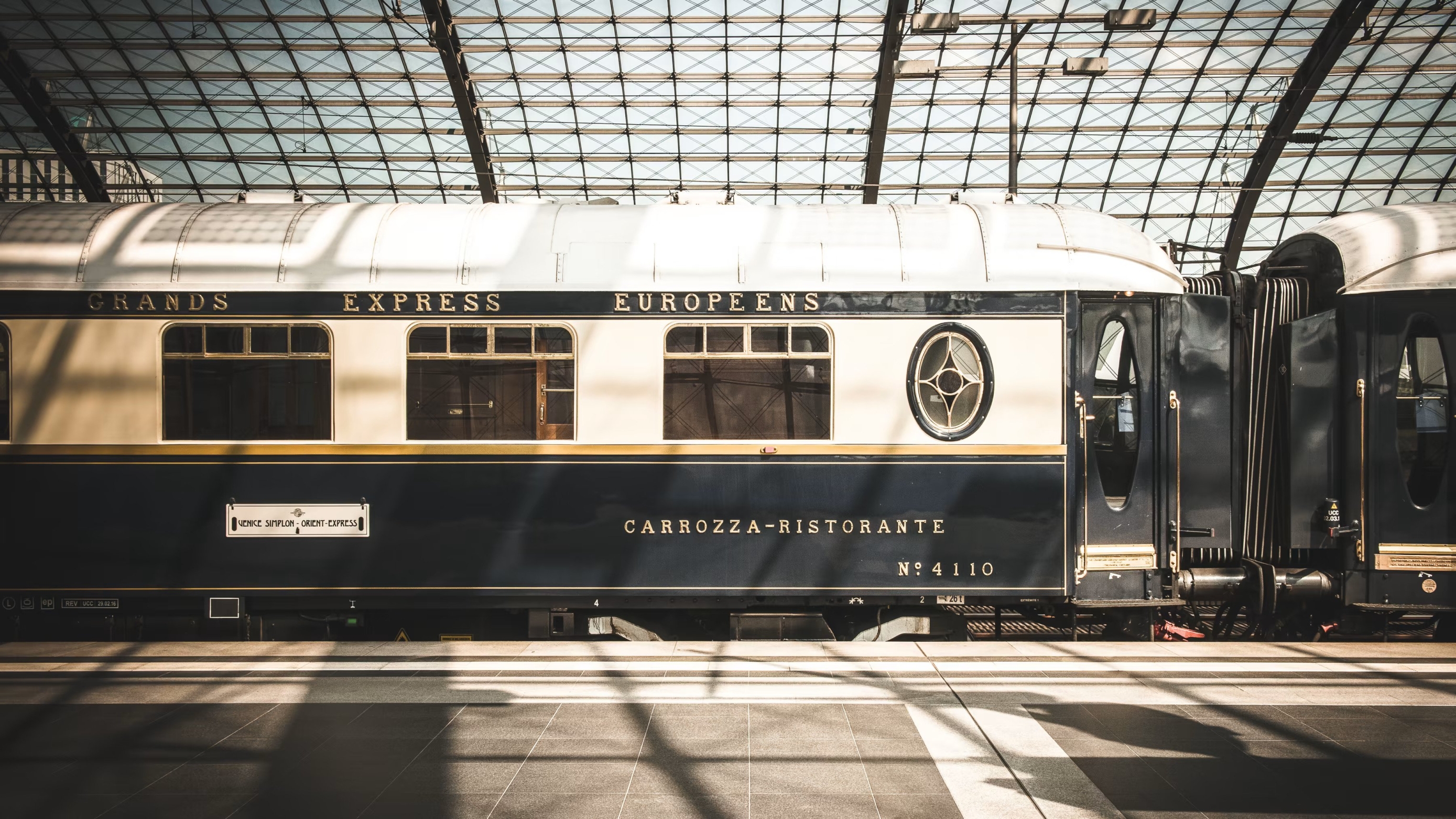 Orient Express prvi puta vozi u blagdanskom raspoloženju