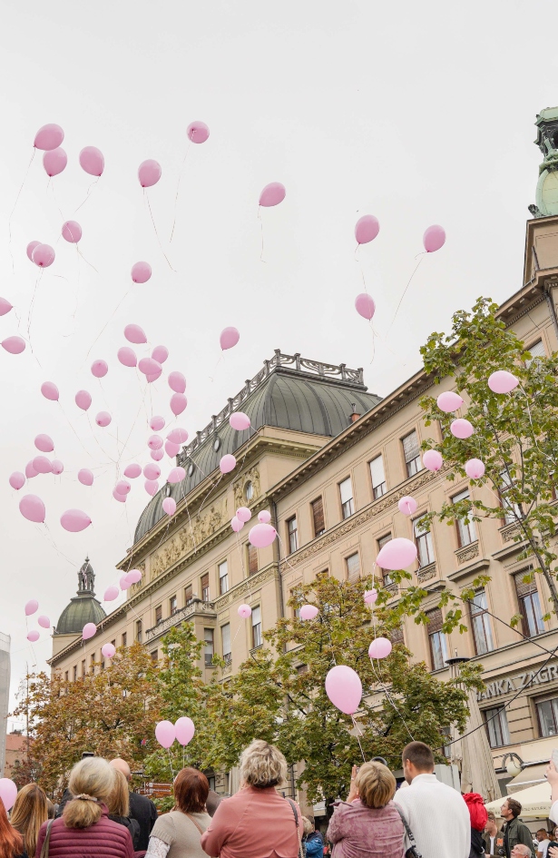 Puštanjem ružičastih balona obilježen 23. Dan ružičaste vrpce