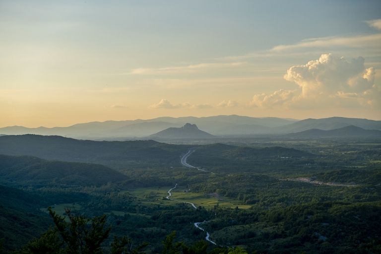 Ličko polje, Vrh Žir