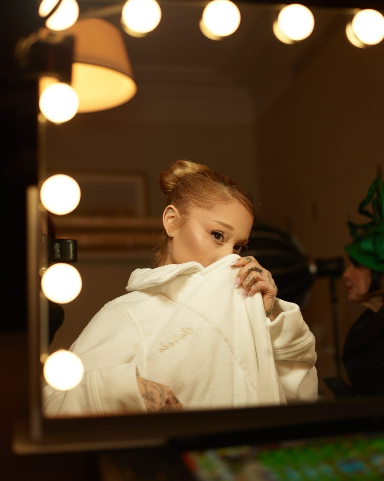 Ariana Grande je promijenila boju kose nakon tri godine eksperimentiranja