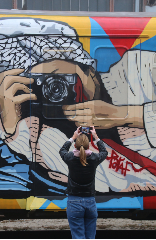 Hrvatskom će voziti vlak kojeg je oslikao street art umjetnik Boris Bare
