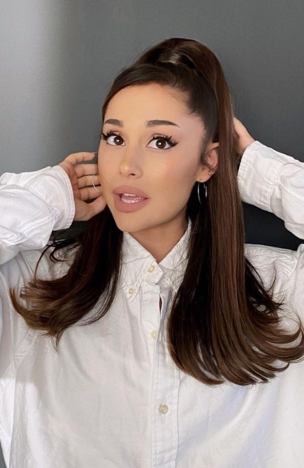 Ariana Grande više nije brineta i njezinu novu boju kose želimo odmah iskopirati