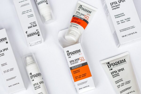 Recenzija: Isprobale smo Eptaderm proizvode protiv tvrdoglavih smeđih mrljica na koži