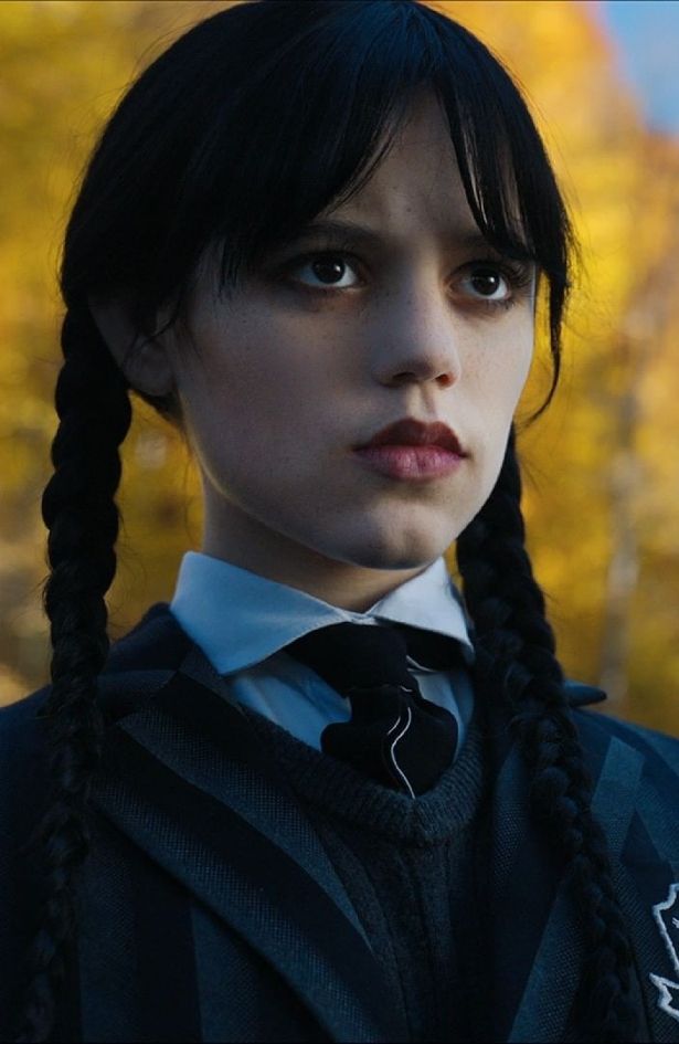 Znamo točno kako postići predobru boju usana Wednesday Addams. Trebaju vam dva proizvoda