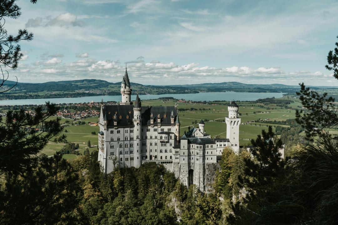 Neuschwanstein dvorac_pexels-masoodaslami-19324029