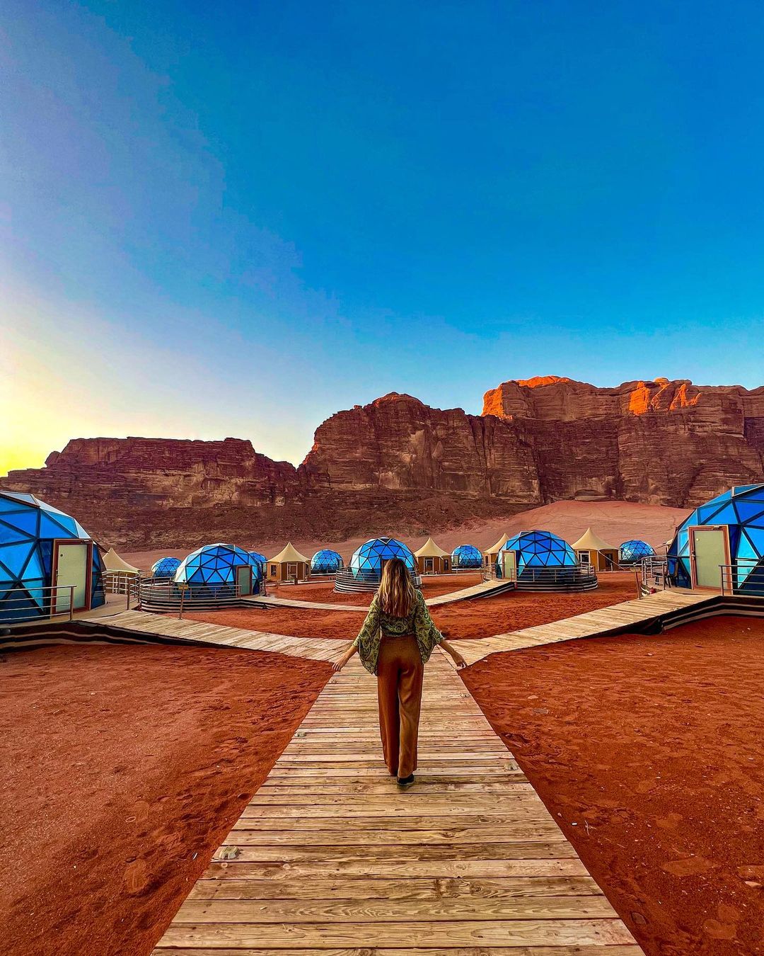 U pustinjskoj dolini Jordana možete prespavati u modernim beduinskim šatorima