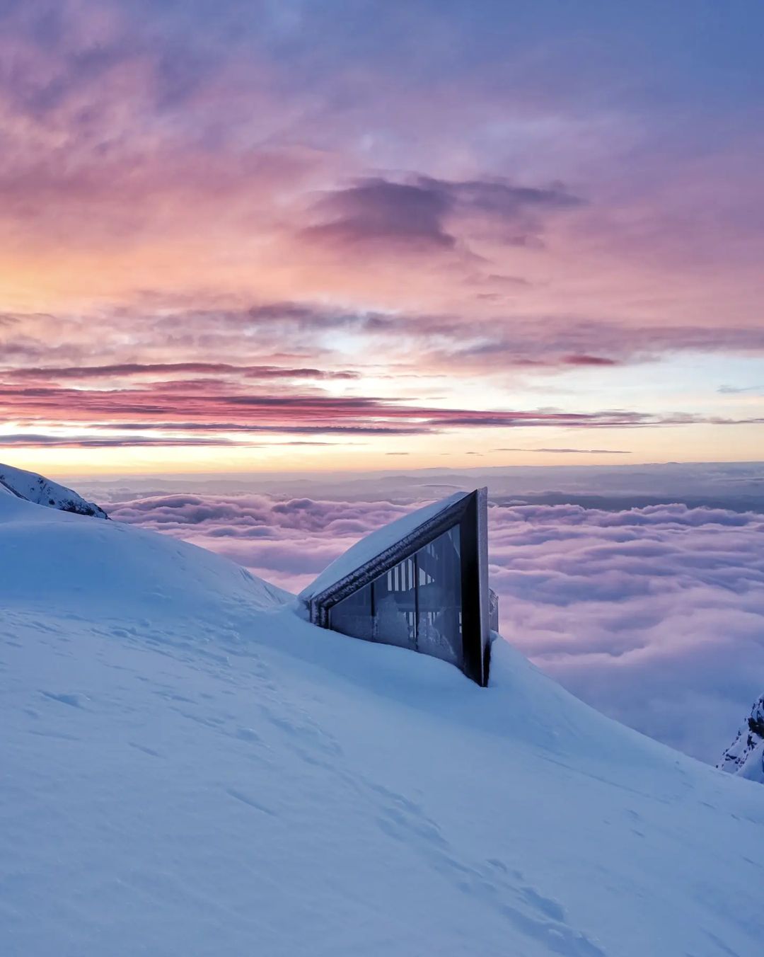 INSTA(NT) TRAVEL: Planinarsko sklonište u Sloveniji s kojeg se pruža nezaboravan panoramski pogled