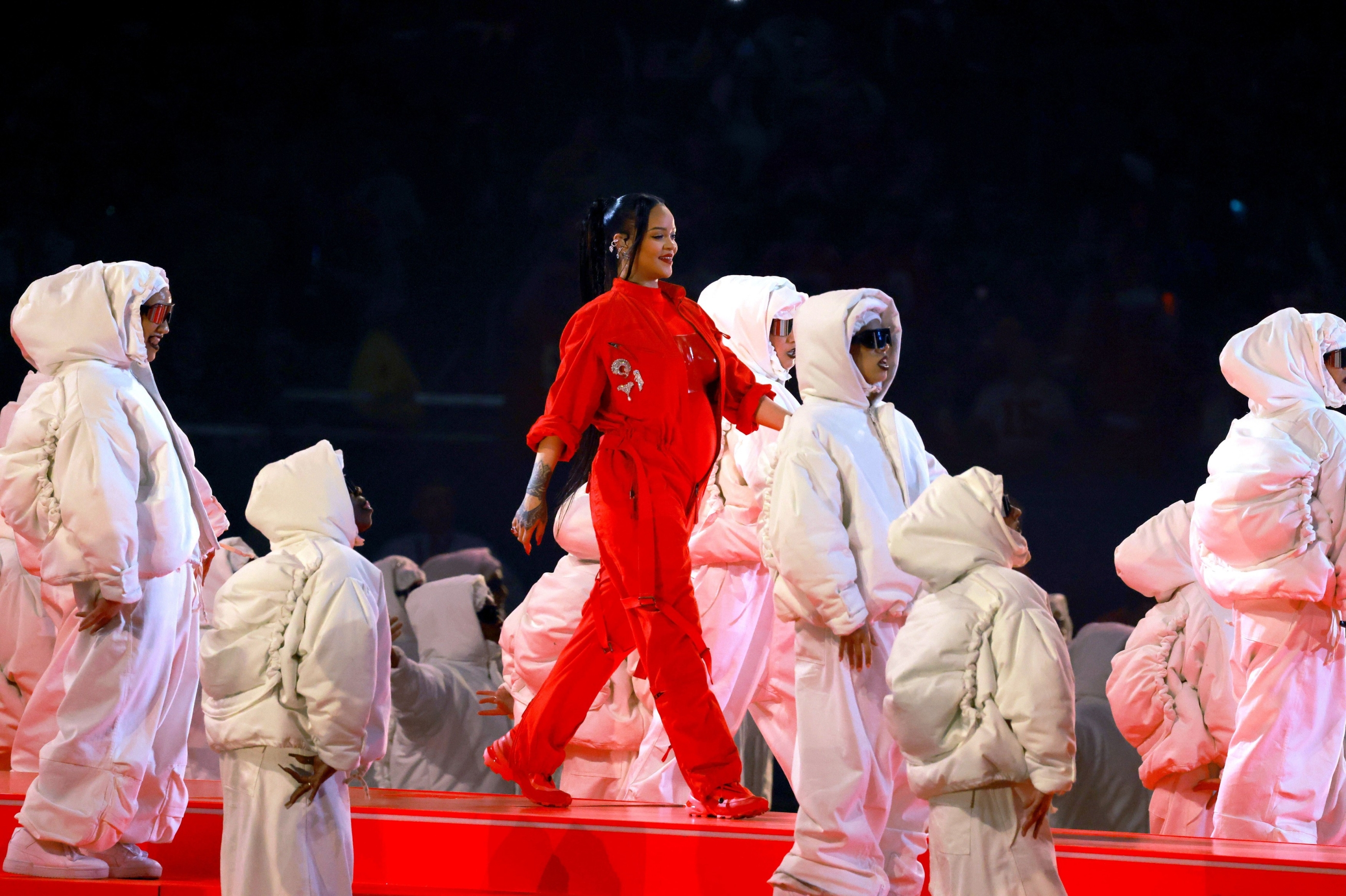 Rihanna se napokon vratila na pozornicu: Na Super Bowlu otkrila sretnu vijest