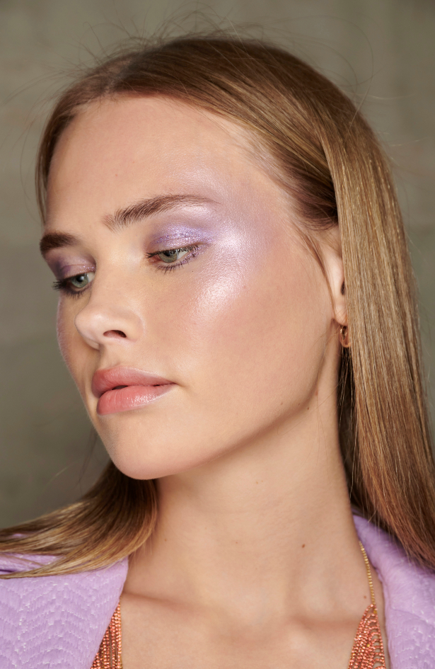Upoznajte cyber beauty: makeup trend koji nas uvodi u digitalni svijet