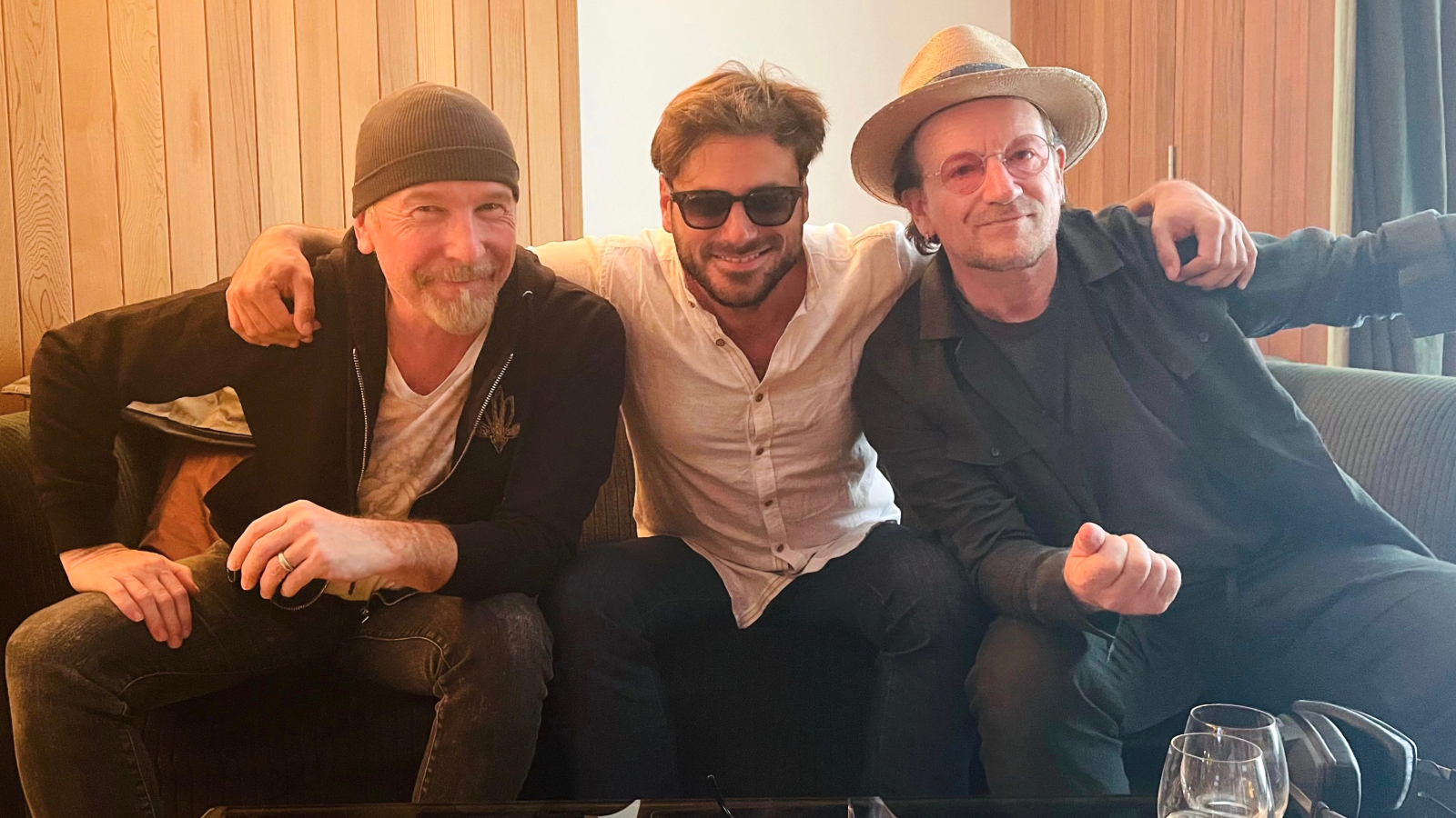 Fenomenalna suradnja U2 i HAUSERA: Hrvatski violončelist gost je na novom albumu legendarnih rokera
