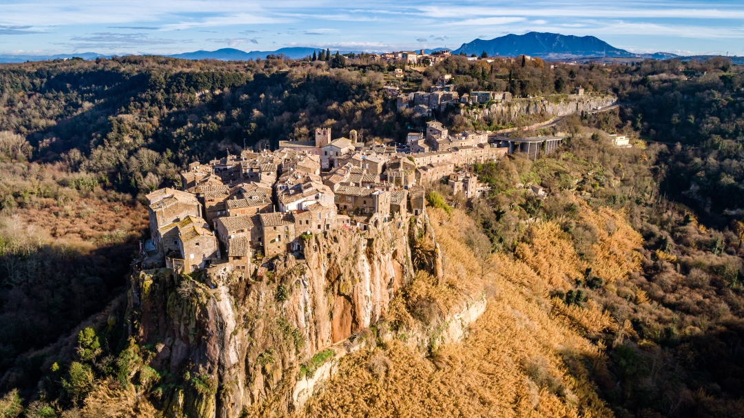 Kako je nekadašnje napušteno talijansko mjesto na vrhu stijene postalo umjetničko naselje