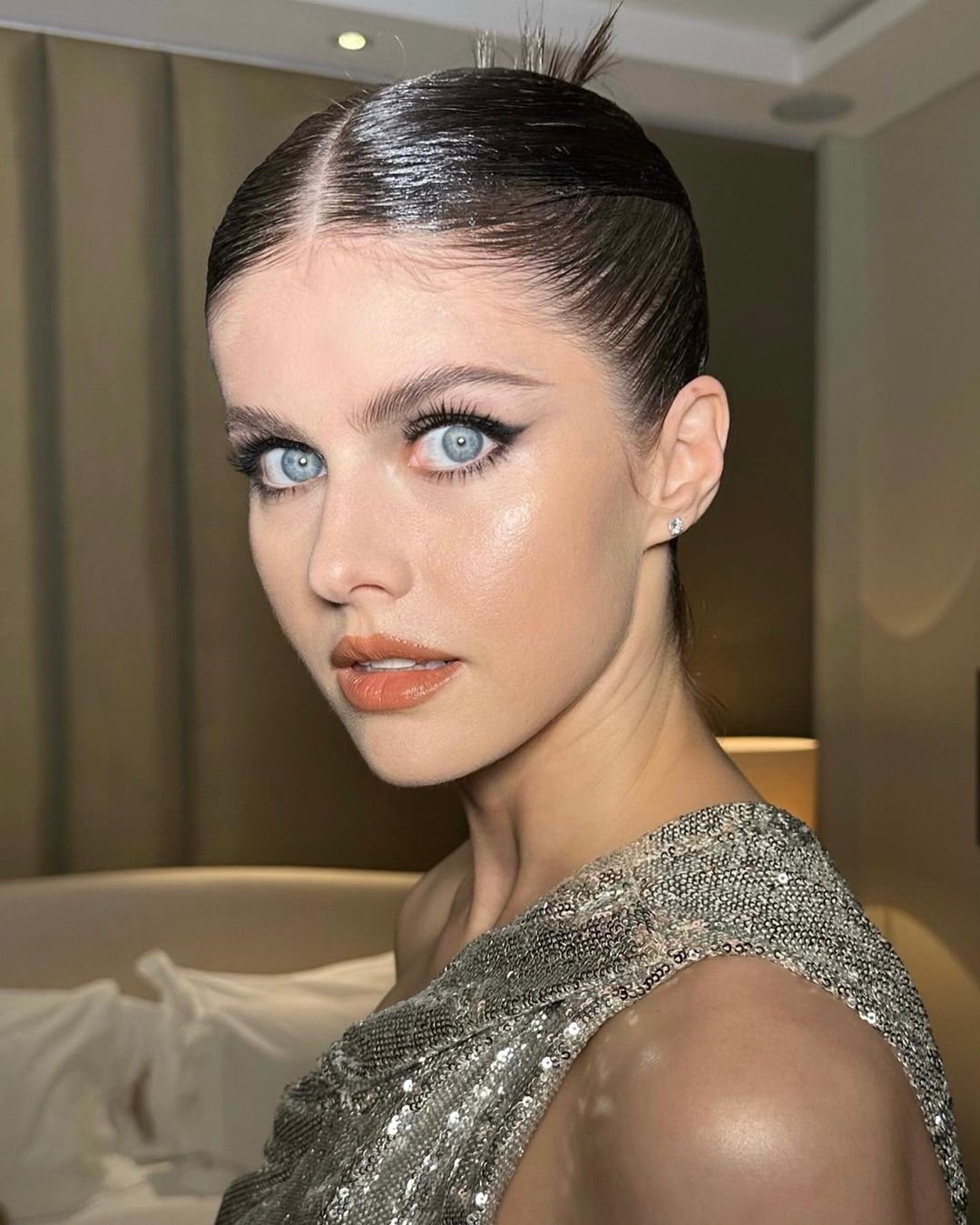 Što je viralna make-up metoda bijele podloge ispod pudera?