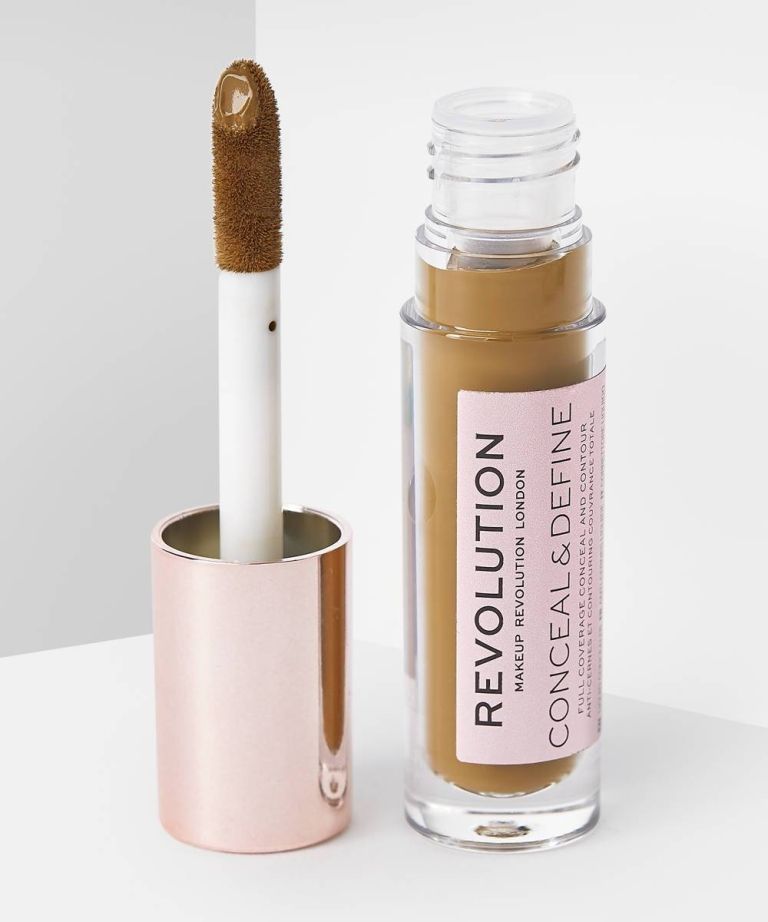 MAKEUP REVOLUTION Conceal and Define Concealer